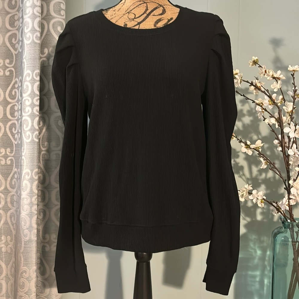 NWOT RD Style Waffle Puff Sleeve Top